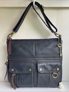 Fossil 🗝️ Morgan Genuine Leather Traveler Crossbody Bag